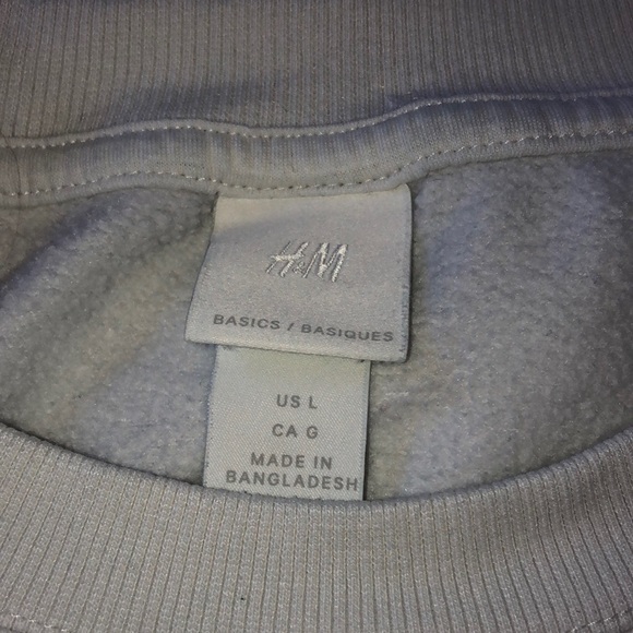 Super cute H&M oversized crew neck! - Picture 2 of 2
